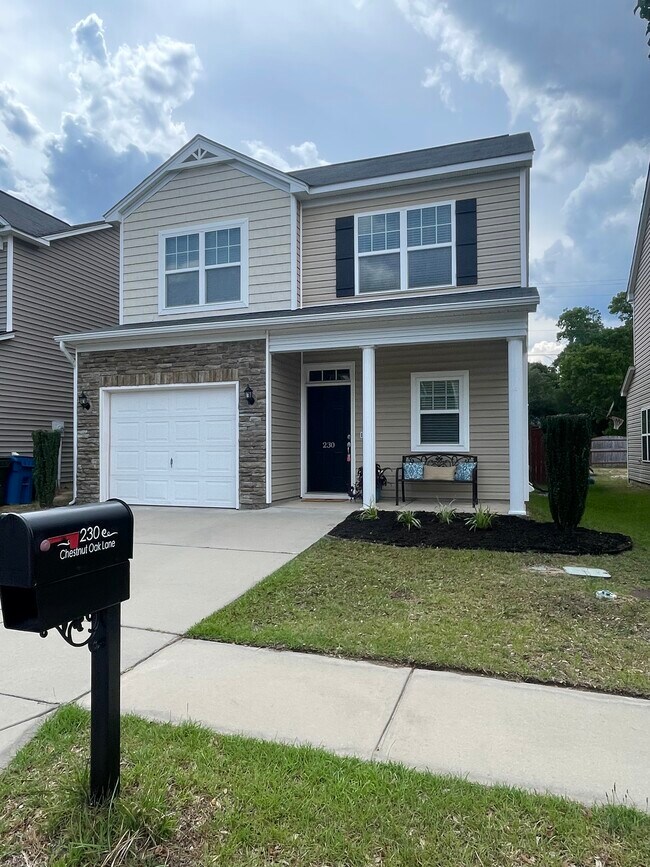Foto del edificio - 230 Chestnut Oak Ln