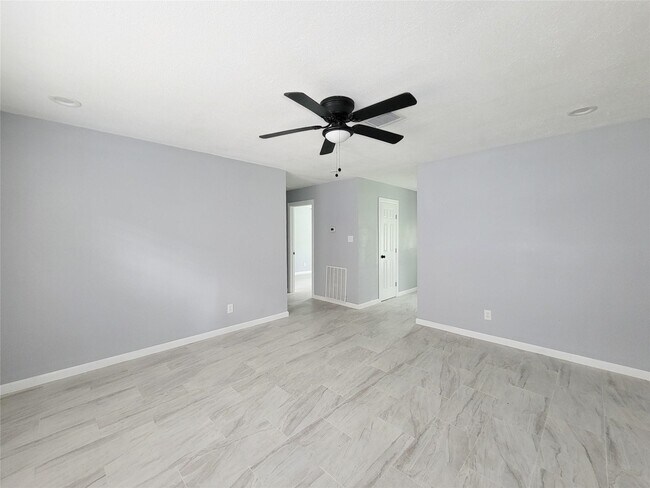 Building Photo - 5103 Karu Dr