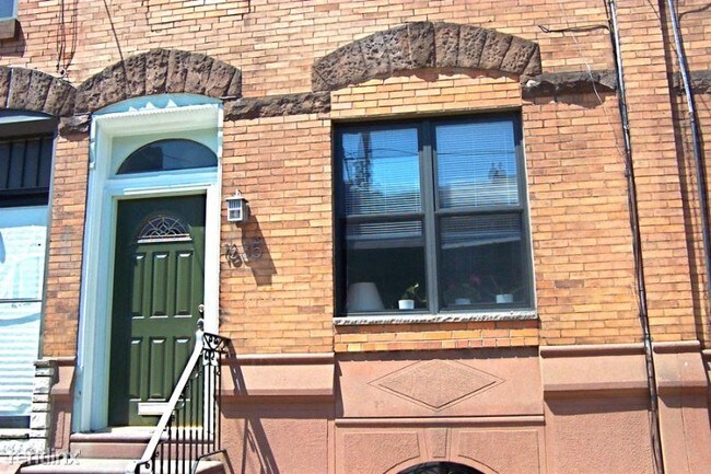 Building Photo - 4 br, 1.5 bath House - 1635 Wolf Street