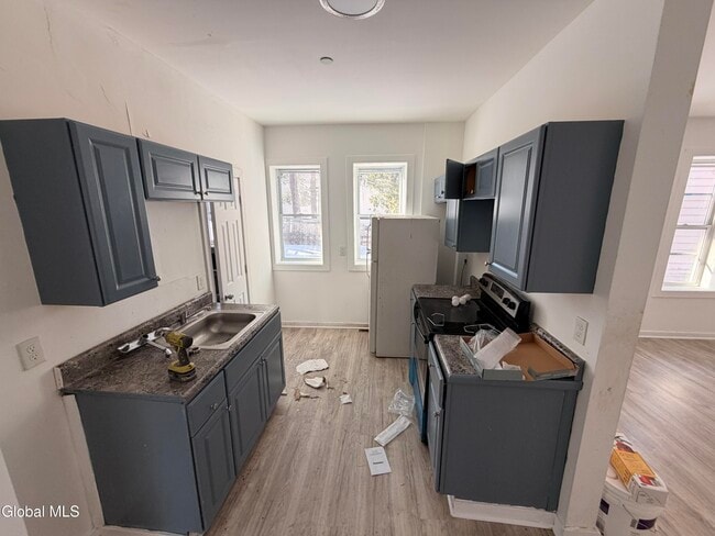 Building Photo - 8 Gardiner St