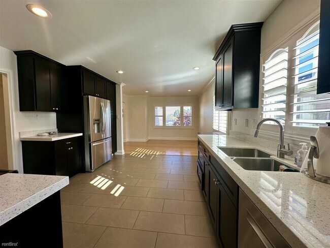 Building Photo - 3 br, 1.5 bath House - 126 San Anselmo Ave...
