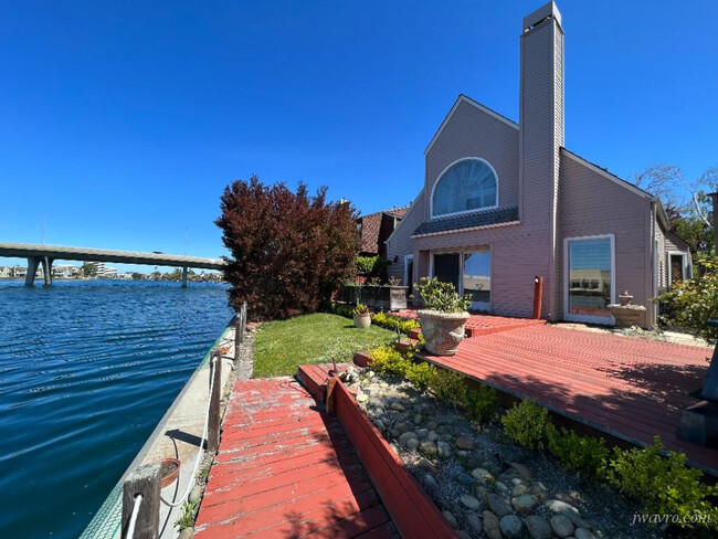 Foto del edificio - 606 Bridgeport Ln