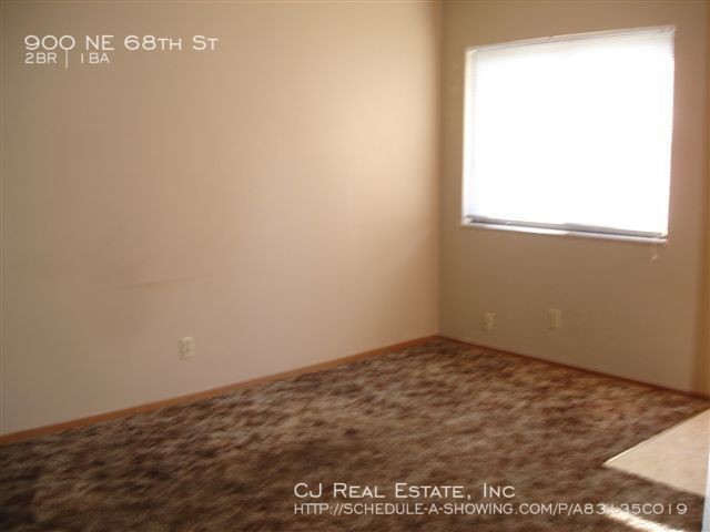 Building Photo - 900 NE 68th St