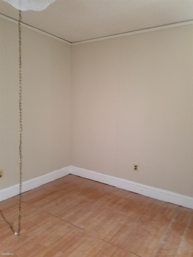 Building Photo - 235 Pearl St