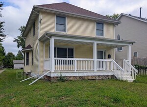 Building Photo - 2324 Emerson Ave N