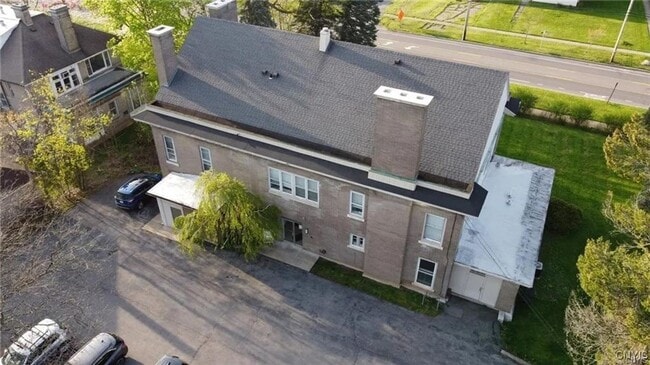 Photo - 2118 E Genesee St Apartment