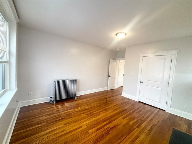 Building Photo - 2 Webster St