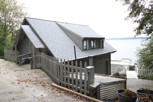 Building Photo - 9983 SW Northilla Rd