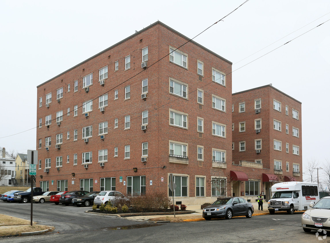 Primary Photo - Hedin House Apartments