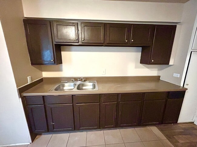 Building Photo - Downstairs 1BD/1BA Near San Antonio College – Easy Access, Central Location!