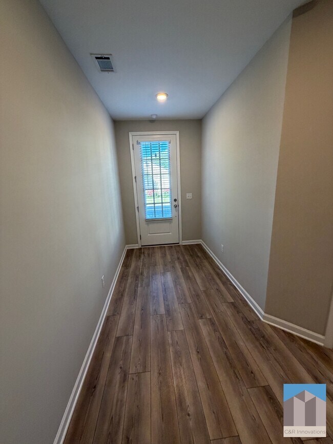 Foto del edificio - 2590 Morehead St