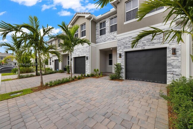 Foto del edificio - 131 SW 171st Terrace