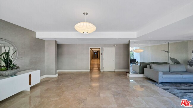 Foto del edificio - 17350 Sunset Blvd