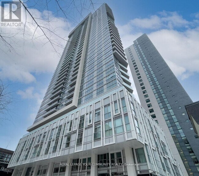 Building Photo - 77 Mutual St