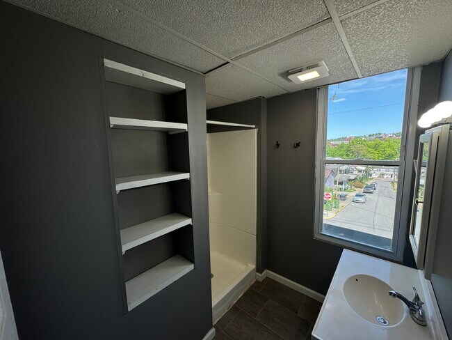 Building Photo - 312 Cobun Ave