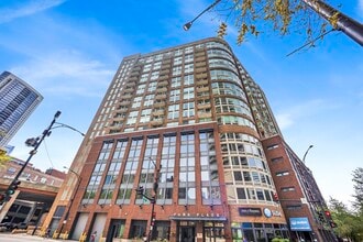Building Photo - 600 N Kingsbury St