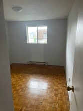 Building Photo - 980 Burnham St