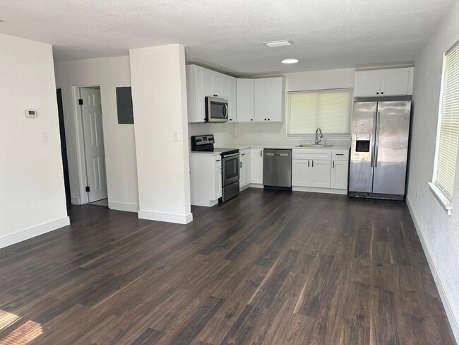 Building Photo - 2118 Mara Ct