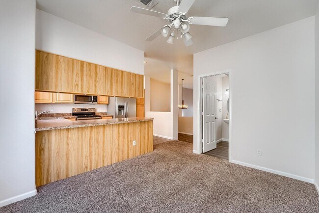 Building Photo - Spacious Multi-Level 3BR Home with Dual Balconies, Loft & 2-Car Garage in Henderson