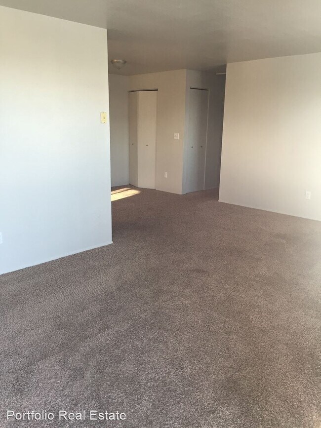 Building Photo - 1205 W Ivy Ave