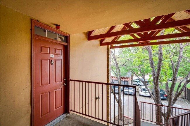 Building Photo - 6804 N Capital of Texas Hwy