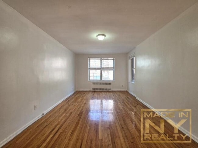 Building Photo - 2 bedroom in FOREST HILLS NY 11375