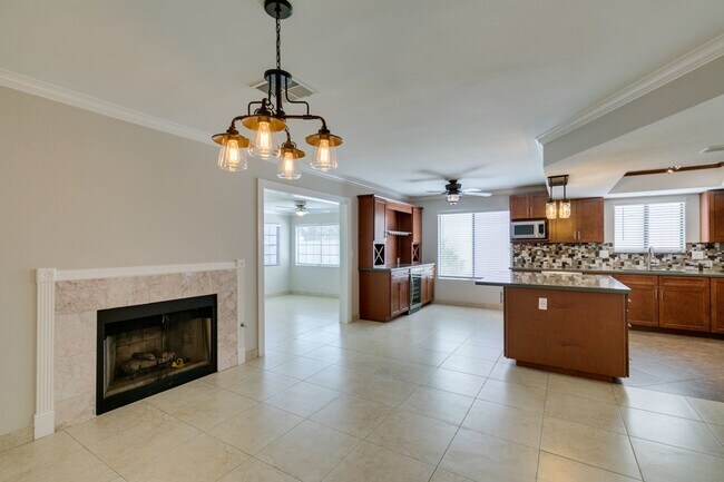 Foto del edificio - Amazing 3-bdrm home in Green Valley!