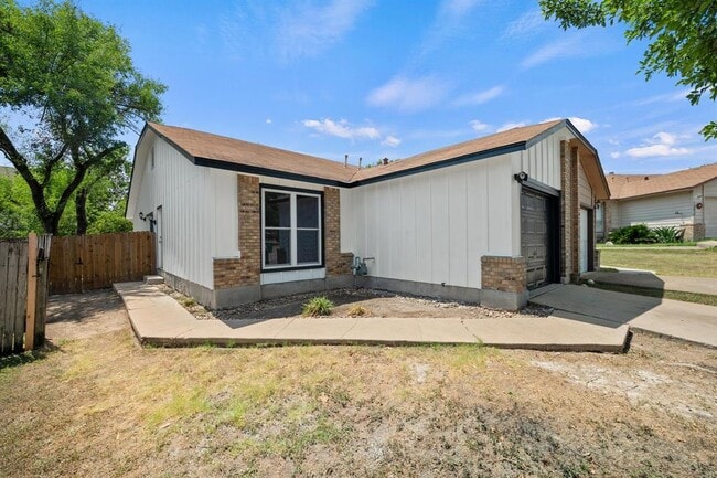 Building Photo - 16016 Fitchburg Cir