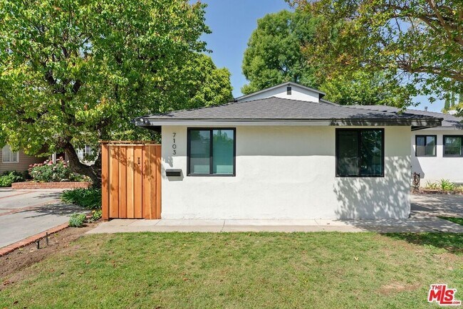 Foto del edificio - 7103 Hatillo Ave