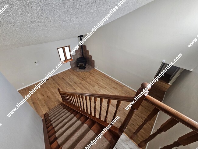 Building Photo - Great 3 bedroom with an office