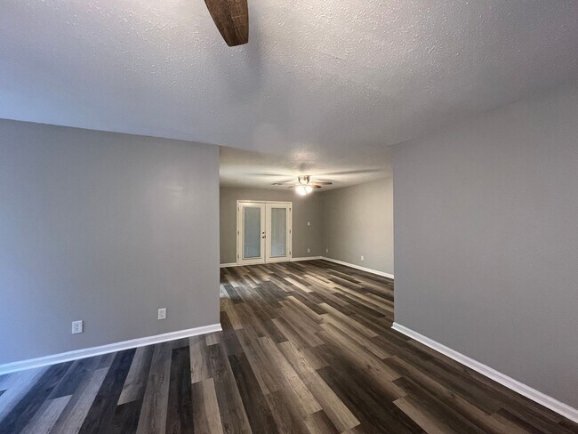 Foto del edificio - Home for Rent in Gunter Grove