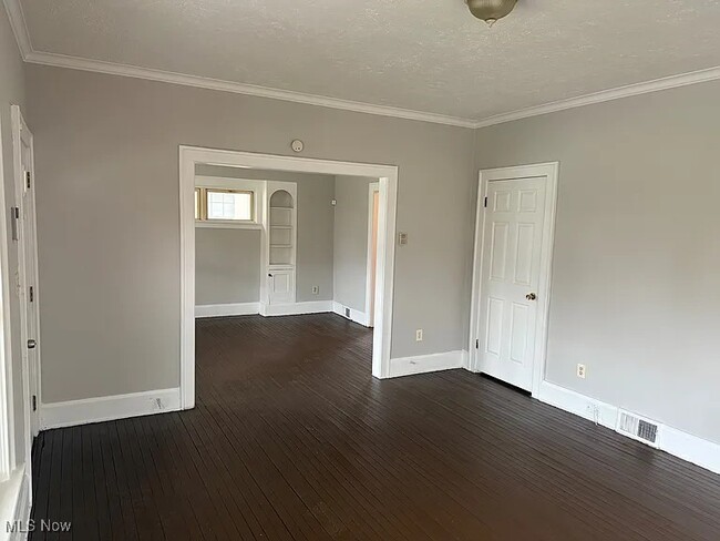 Foto del edificio - 12818 Beachwood Ave