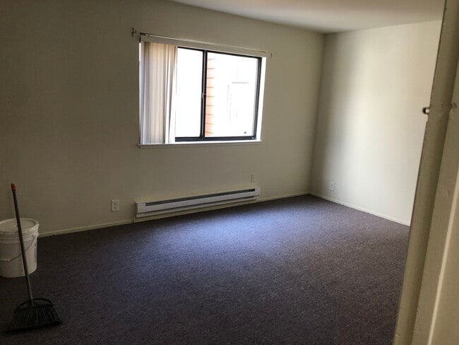 2nd Bedroom - 513 Capp St