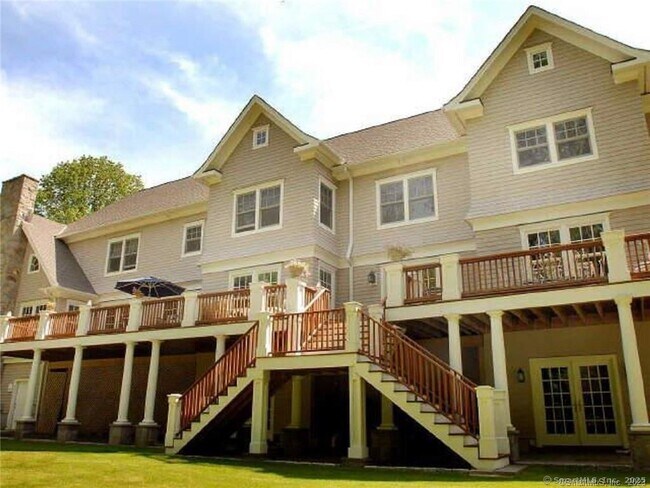 Building Photo - 314 Den Rd