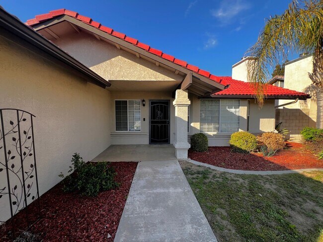 Foto del edificio - 516 Sun Rose Ave