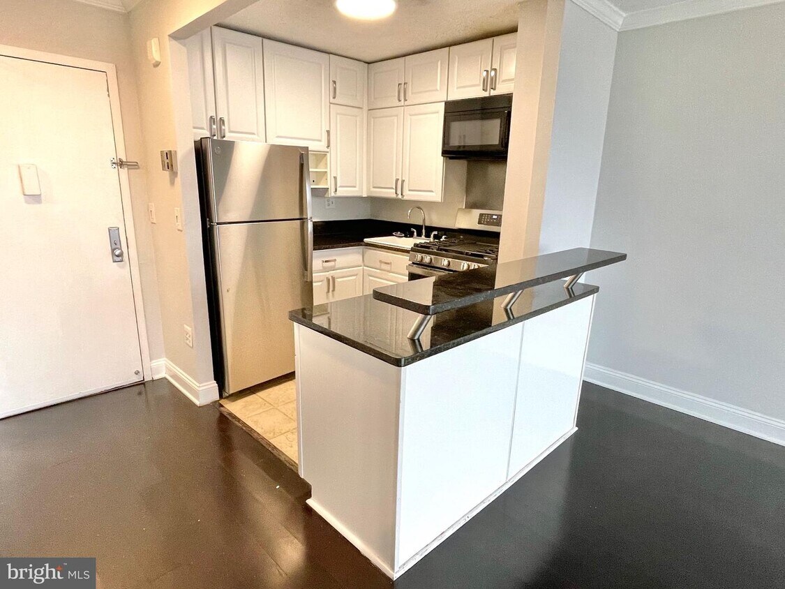 1225 Martha Custis Dr Unit 1208, Alexandria, VA 22302 Room for Rent