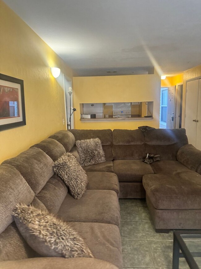 Foto del edificio - 4  bedroom 2 bath Home for Rent  in the He...