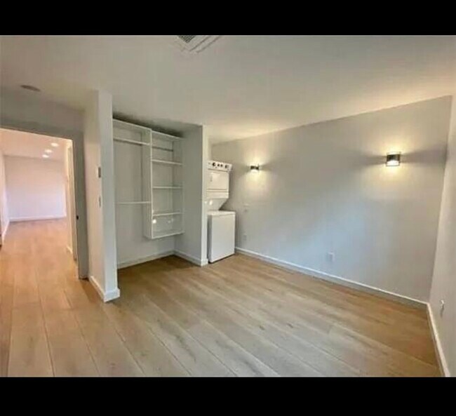 Foto del edificio - 1821 Chino St