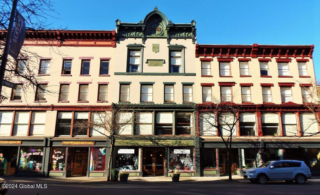 Primary Photo - 275-283-283 River St