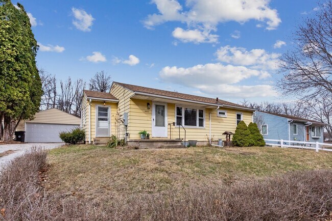 Foto del edificio - 3022 Cottonwood Ln