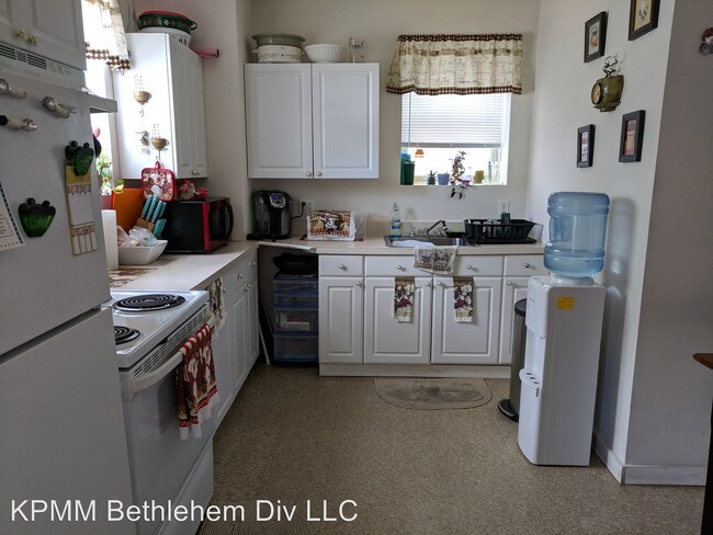 Building Photo - 1 br, 1 bath Apartment - 908 Delaware Avenue