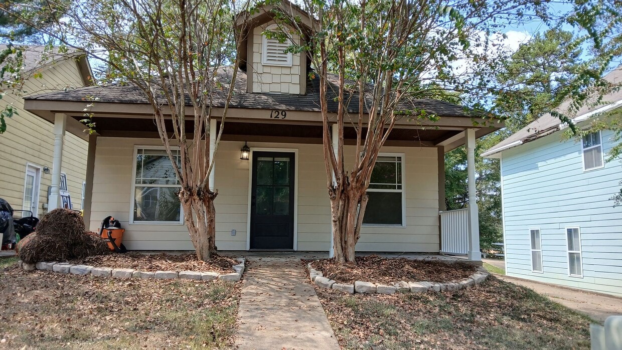 3 Bed/2 Bath - 3 Bed/2 Bath