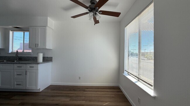 Foto del edificio - 2514 E Andrews Ave