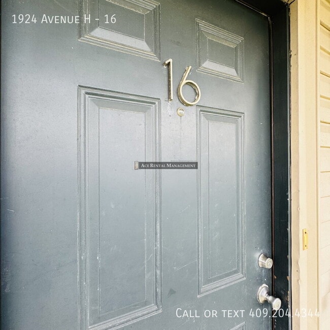 Building Photo - 1924 Avenue H