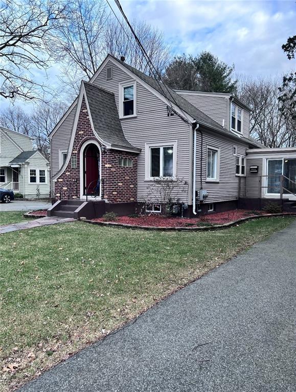 Primary Photo - 174 Coe St