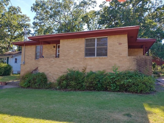 Building Photo - 4937 Pike Ave