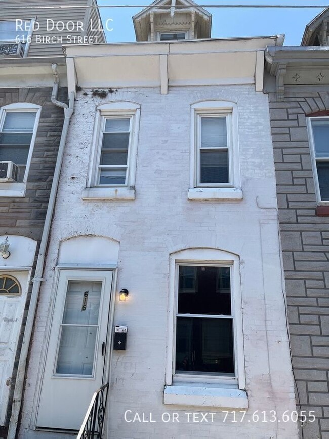 Building Photo - 616 Birch St