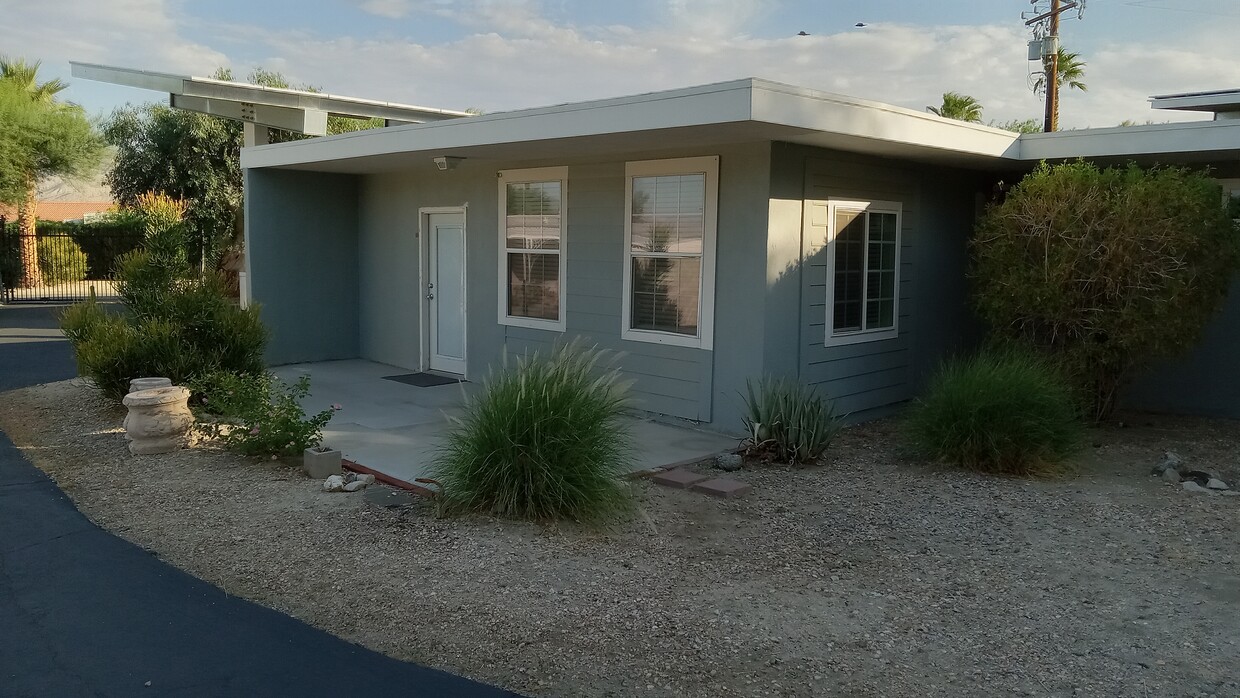 Primary Photo - Desert Palms Community