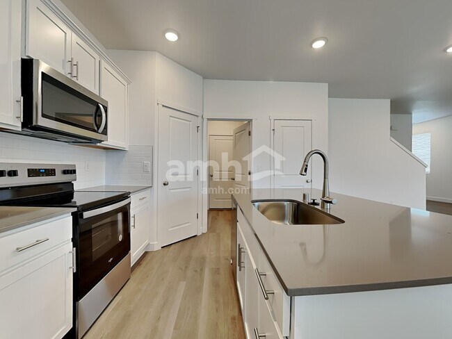 Foto del edificio - 8002 Katriel Ct SW