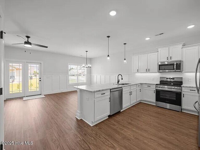 Foto del edificio - 4400 Laurel Ridge Dr